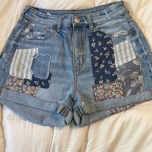 SOLD***American Eagle Womens Patchwork Jeans Shorts Size 4